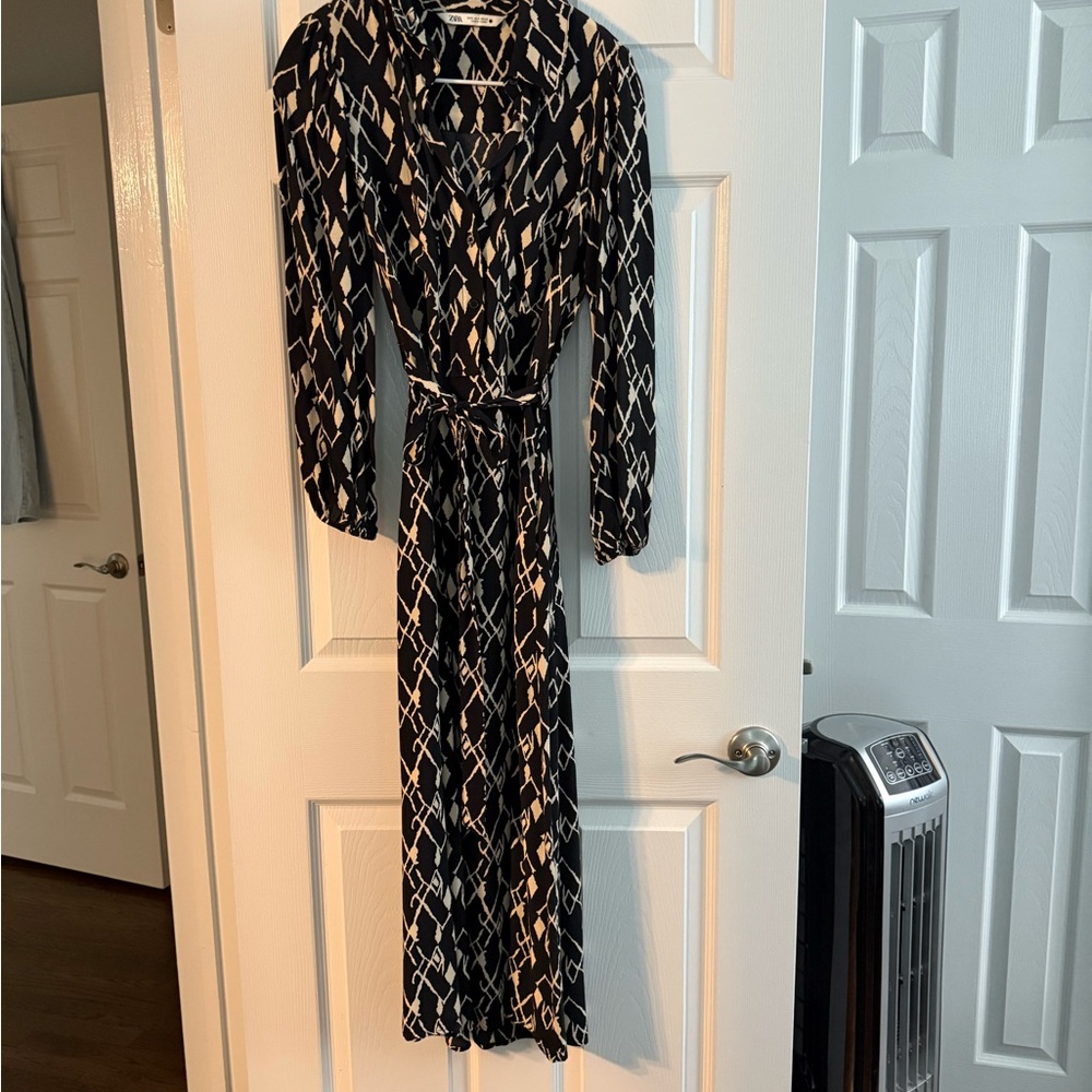 Zara Size Small Black and White Patterned Dress